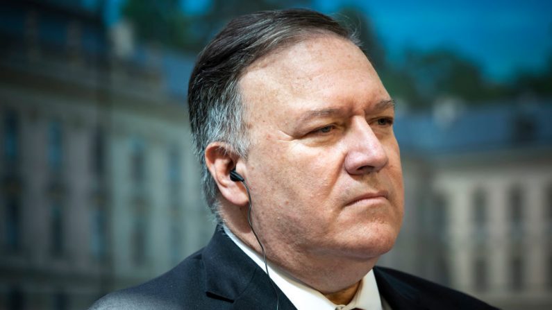 El Secretario de Estado de EE.UU. Mike Pompeo durante una conferencia de prensa el 12 de agosto de 2020 en Praga, República Checa. (Foto de Gabriel Kuchta/Getty Images)