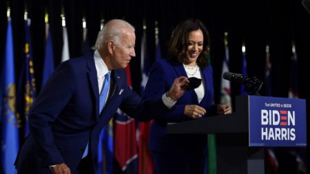 Campaña de Biden recauda 26 millones de dólares en 24 horas después de elegir a Harris como vicepresidente