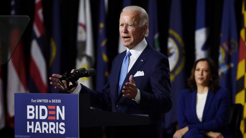 El candidato presidencial demócrata y exvicepresidente Joe Biden durante su primera conferencia de prensa en Wilmington, Delaware, el 12 de agosto de 2020. (Olivier Douliery/AFP a través de Getty Images)