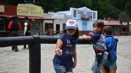 EE.UU. registra 97,000 niños contagiados de COVID-19 en solo dos semanas