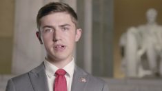 El adolescente Nick Sandmann se une a la campaña de Mitch McConnell