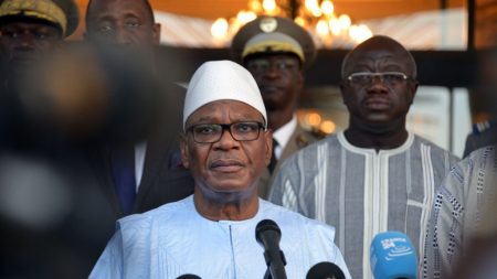 El presidente de Mali anuncia su dimisión tras golpe de Estado