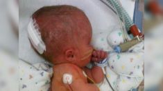Mamá se negó a abortar a su bebé que nació con el 2% de su cerebro, ahora toca instrumentos musicales