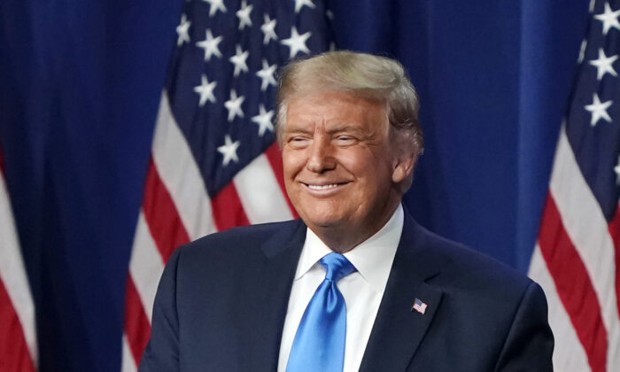 El presidente Donald Trump habla el primer día de la Convención Nacional Republicana en el Centro de Convenciones de Charlotte el 24 de agosto de 2020 en Charlotte, Carolina del Norte. (Chris Carlson-Pool/Getty Images)