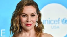 Alyssa Milano revela el «síntoma» de la pérdida de cabello tras dar positivo por COVID-19