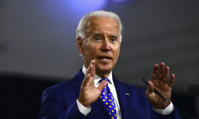 El ex vicepresidente y presunto candidato presidencial, Joe Biden, pronuncia un discurso en Wilmington, Delaware, el 28 de julio de 2020. (Mark Makela/Getty Images)