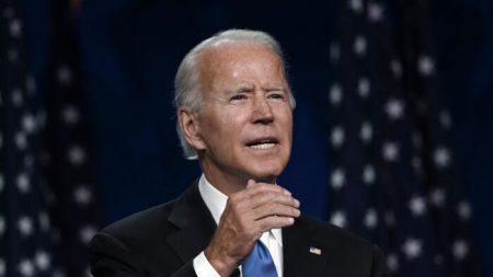 Biden condena los disturbios en Kenosha: «Quemar comunidades no es protestar»