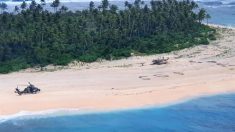 Rescatan a 3 hombres perdidos en isla desierta del Pacífico tras escribir SOS