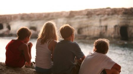 Nuevo estudio encuentra la posible razón de por qué el COVID-19 ocurre menos en niños