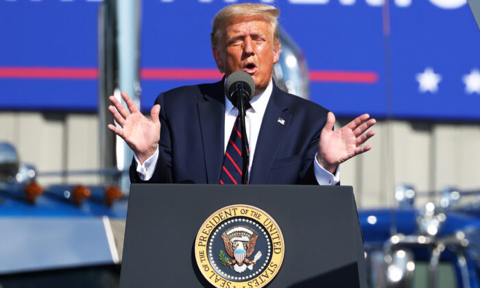 El presidente Donald J. Trump habla en su mitin de campaña en Old Forge, el 20 de agosto de 2020. (Michael M. Santiago/Getty Images)