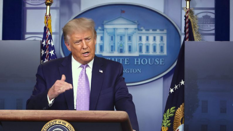 El presidente Donald Trump habla durante una conferencia de prensa en la Casa Blanca en Washington el 5 de agosto de 2020. (Alex Wong/Getty Images)