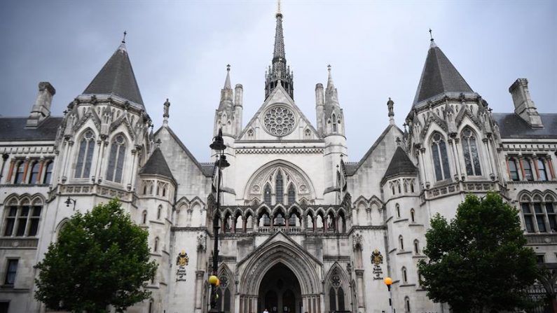 Los Tribunales Reales de Justicia, comúnmente llamados Tribunales de Leyes, Londres, Reino Unido. EFE/EPA/ANDY RAIN/Archivo