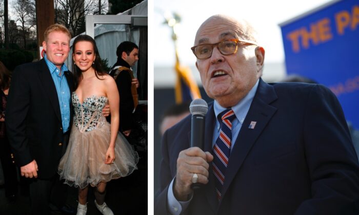 (Izq.) Andrew Giuliani y Sarah Hughes asisten a un evento en la ciudad de Nueva York, el 4 de abril de 2011. (Andy Kropa/Getty Images). (Der.) El exalcalde de la ciudad de Nueva York Rudy Giuliani habla en un evento en Franklin Township, Indiana, el 3 de noviembre de 2018. (Aaron P. Bernstein/Getty Images)