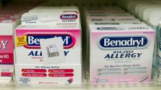 FDA alerta sobre el Benadryl mientras investiga lesiones y muertes en relación al reto de Tik Tok