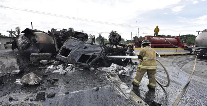 Explosión De Camión Cisterna Deja Cuatro Muertos En El Sureste De México Accidente The Epoch