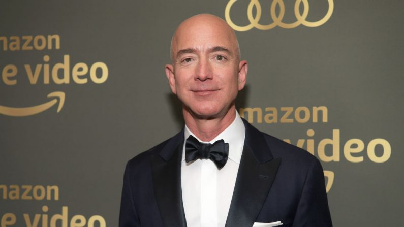 El CEO de Amazon, Jeff Bezos, asiste a la fiesta posterior a los premios Golden Globe de Amazon Prime Video en el hotel Beverly Hilton el 6 de enero de 2019 en Beverly Hills, California.  (Foto de Emma McIntyre/Getty Images)