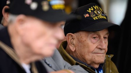 Veterano de la Segunda Guerra Mundial, nacido en italia, se convierte en ciudadano estadounidense