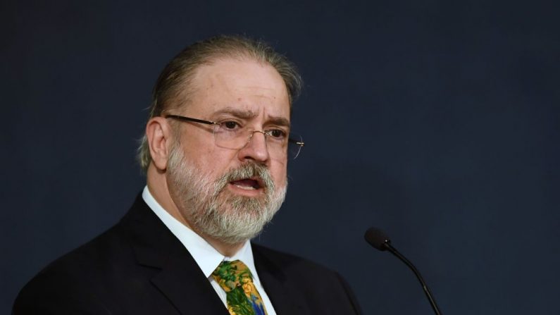 El fiscal general de Brasil, Augusto Aras, habla durante su ceremonia de inauguración en Brasilia (Brasil), el 2 de octubre de 2019. (Foto de EVARISTO SA/AFP vía Getty Images)