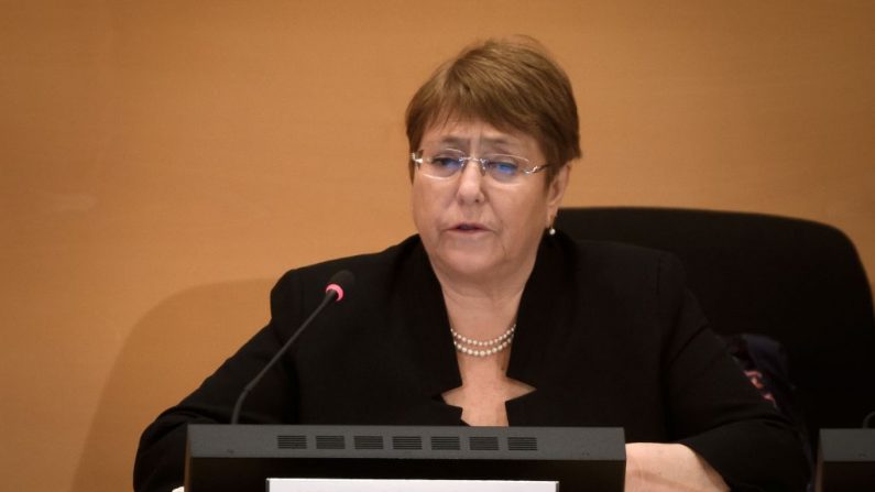 La alta comisionada de las Naciones Unidas para los Derechos Humanos, Michelle Bachelet, pronuncia un discurso el 17 de junio de 2020 en Ginebra (Suiza). (Fabrice Coffrini/AFP vía Getty Images)