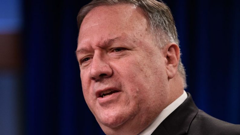 El Secretario de Estado de Estados Unidos, Mike Pompeo, pronuncia un discurso sobre la China comunista y el futuro del mundo libre en la Biblioteca presidencial Richard Nixon en Yorba Linda, California, EE.UU. el 23 de julio de 2020. (David McNew/Getty Images)