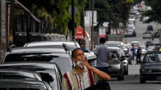 Vuelven las largas filas por combustible en Venezuela
