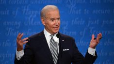 Biden dice falsamente que no les dijo a los soldados ‘estúpidos’, junto a otros improperios