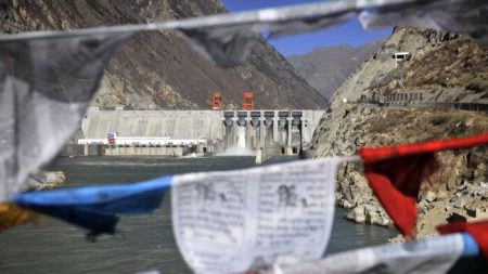 El régimen chino «militariza» los ríos del Tíbet y corta el suministro de agua de Asia: experta