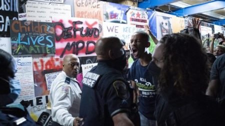 Arrestan en Washington a manifestante de BLM que estuvo en disturbios de Portland y Kenosha