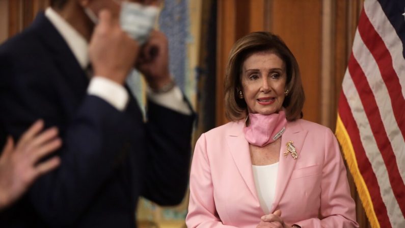 La presidenta de la Cámara de Representantes Nancy Pelosi (D-Calif.) en Washington, el 5 de mayo de 2020. (Alex Wong/Getty Images)