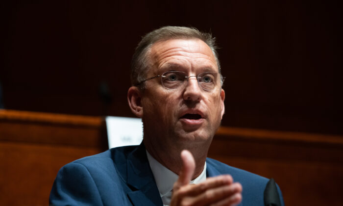El representante Doug Collins (R-Ga.) habla durante una audiencia en Washington el 10 de junio de 2020. (Graeme Jennings/Pool/Getty Images)