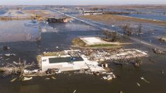 Luisiana, de nuevo entre escombros y destrozos tras el paso del huracán Delta