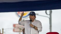 Oposición nicaragüense se manifiesta contra Ortega en la embajada de Madrid