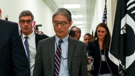 El funcionario de la investigación de Rusia Bruce Ohr renunció al DOJ, dice portavoz