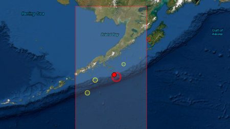 Sismo de magnitud 7.5 en Alaska, activan alerta de tsunami