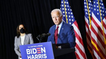 Biden escribe artículo en diario chino con sede en EEUU, apuntando a votantes chinos-estadounidenses