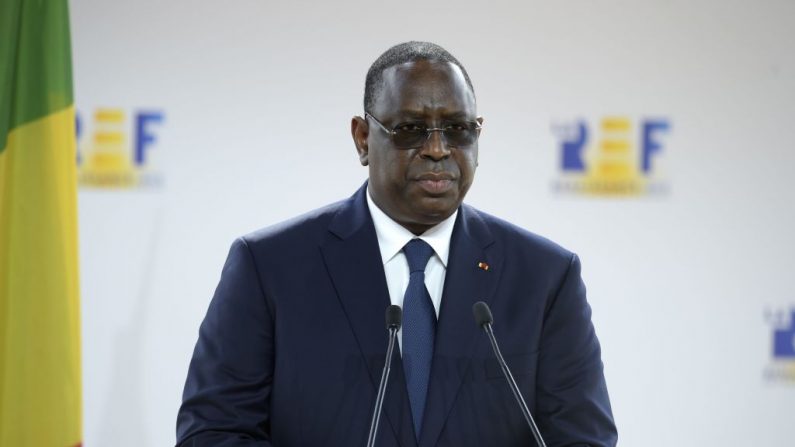 El presidente de Senegal, Macky Sall, foto tomada en París (Francia) el 27 de agosto de 2020. (Foto de ERIC PIERMONT/AFP vía Getty Images)
