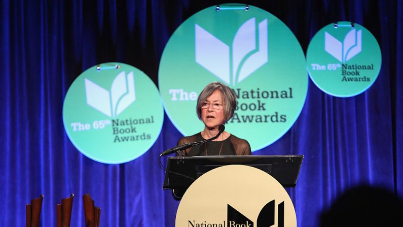 Louise Gluck asiste a la entrega de los Premios Nacionales del Libro 2014 el 19 de noviembre de 2014 en la ciudad de Nueva York (EE.UU.). (Foto de Robin Marchant/Getty Images)