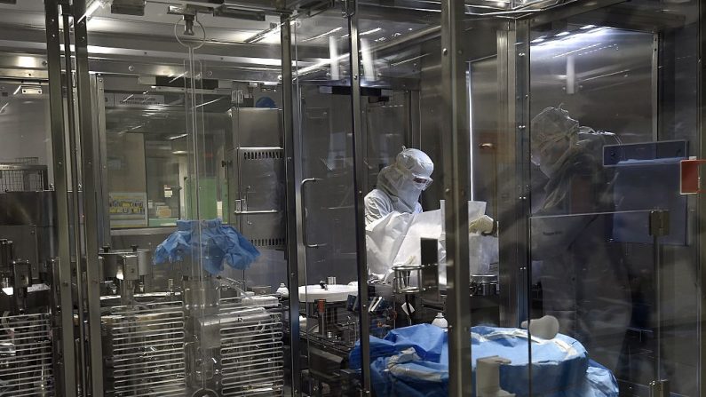Una unidad de la fábrica de la empresa farmacéutica estadounidense Eli Lilly en Fegersheim, en el este de Francia, el 12 de octubre de 2015. (FREDERICK FLORIN/AFP vía Getty Images)