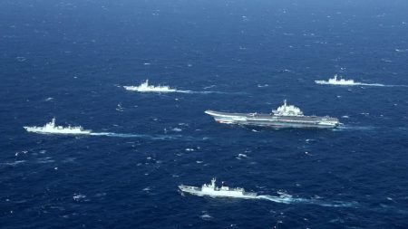 China está aumentando la flota marítima más grande del mundo: Secretario de Defensa del Reino Unido