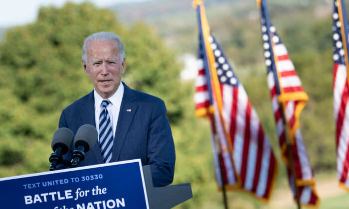 El exvicepresidente, Joe Biden, candidato presidencial demócrata, habla en los Lodges en Gettysbur, Pensilvania, el 6 de octubre de 2020. (Brendan Smialowski/AFP a través de Getty Images)