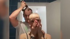 Conmovedor video muestra a hombre rapándose la cabeza para mostrar apoyo a su novia con alopecia