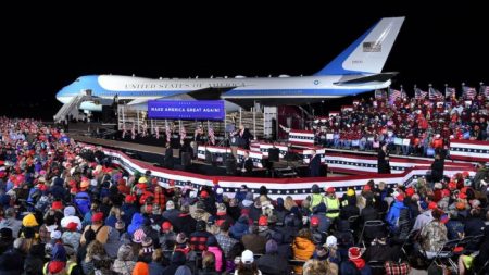 Más de la mitad de los asistentes al mitin de Minnesota de Trump no eran republicanos, dice la RNC