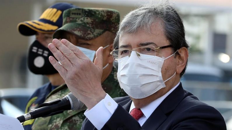 En la imagen, el ministro de Defensa de Colombia, Carlos Holmes Trujillo. EFE/Carlos Ortega/Archivo