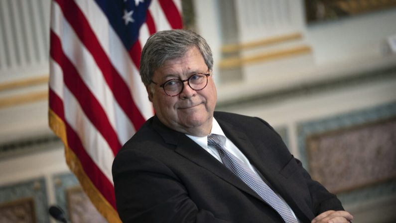 El fiscal general William Barr durante un evento en la Sala de Tratados Indios del edificio de la Oficina Ejecutiva de Eisenhower en Washington, el 4 de agosto de 2020. (Drew Angerer/Getty Images)