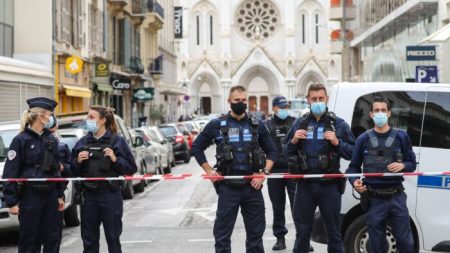Atentado en Francia: autoridades dicen que el atacante llegó a París desde Túnez hace unos días
