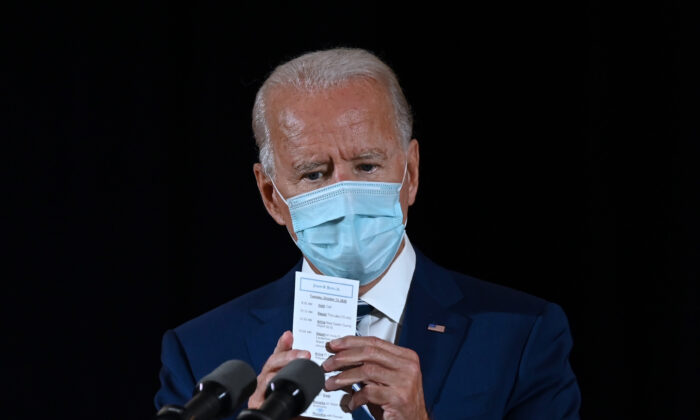 El candidato presidencial demócrata Joe Biden habla en Fort Lauderdale, Florida, el 13 de octubre de 2020. (Jim Watson/AFP a través de Getty Images)