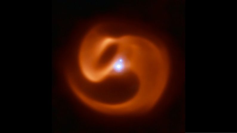 Imagen infrarroja binaria de Wolf-Rayet, llamada Apep, a 8000 años luz de la Tierra. (Cortesía del Observatorio Europeo Austral)