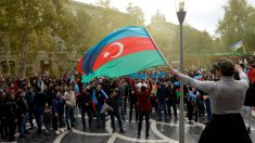 Azerbaiyán y Armenia acuerdan poner fin a la guerra en Nagorno Karabaj