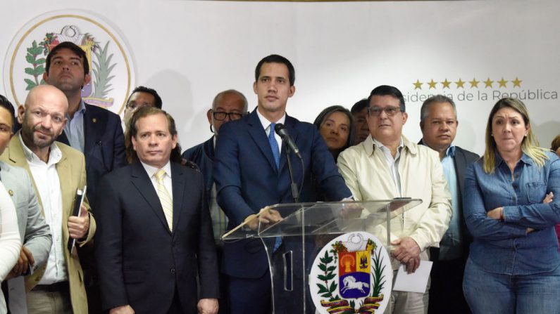 Juan Guaidó, habla durante una conferencia de prensa en la Torre Zurich el 6 de enero de 2020 en Caracas, Venezuela. (Carolina Cabral/Getty Images)