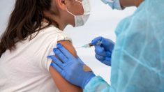 Vacunas contra el virus del PCCh podrían comenzar a mediados de diciembre: Alto funcionario de salud